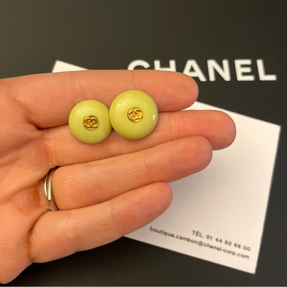 SOLD 💔 AUTHENTIC!! Lot Of 2 Chanel Vintage CC Buttons Green Gold 1990s R2 - Picture 7 of 9